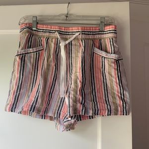 Adorable stripped linen shorts- size S